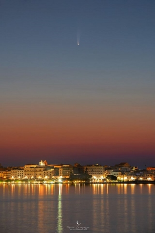 Siracusa, la cometa Neowise sullo skyline di Ortigia
