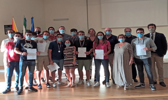 Siracusa, l'Einaudi premia 41 centisti. Sette studenti anche con lode