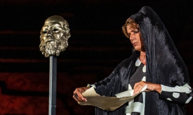 Siracusa, al Teatro greco "La vedova Socrate" con Lella Costa