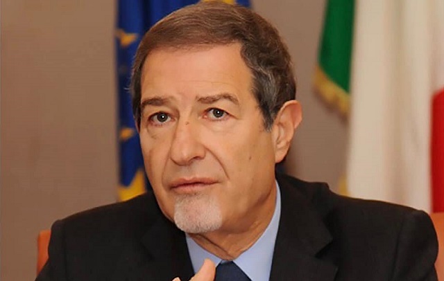 In Sicilia aumentano i positivi, Musumeci "Serve disciplina"