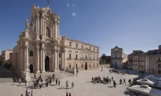 Siracusa, Fratelli d'Italia accusa: inadeguati i servizi per i visitatori