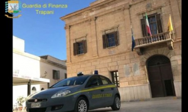 Favignana, arrestato sindaco per corruzione