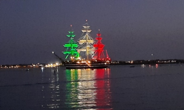 Siracusa rende omaggio allAmerigo Vespucci: tutti al Porto per ammirare il tricolore
