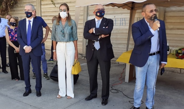 Siracusa, consegnati all'Ast 7 nuovi autobus: veicoli tecnologici ed ecosostenibili