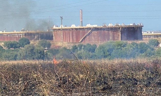 Pomeriggio di fuoco a Priolo, 3 incendi in punti diversi del territorio