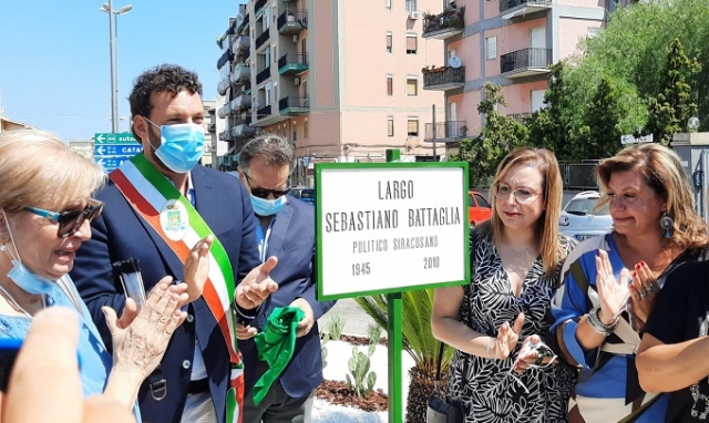 Siracusa rende omaggio a Iano Battaglia: da oggi un Largo porta il suo nome