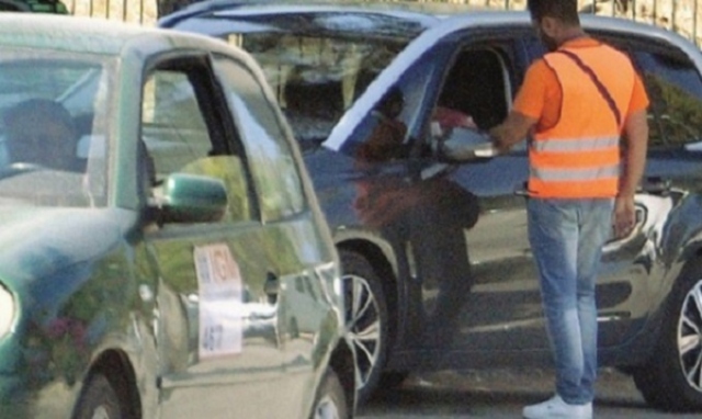 Siracusa, parcheggiatore abusivo con Daspo denunciato dalla Polizia