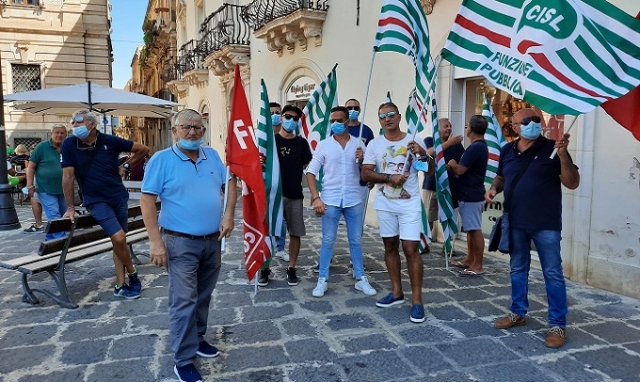 Siracusa, operatori sanità privata: sit in davanti la prefettura