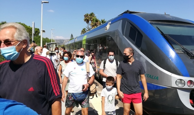 Siracusa, al via il collegamento con il treno con Fontane Bianche