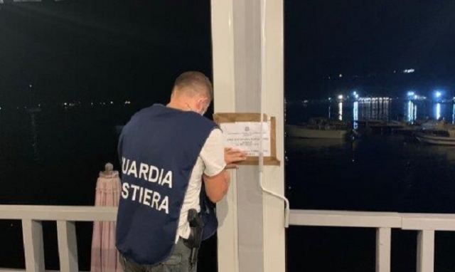 Augusta, a Brucoli sequestrata veranda e multe per 3.600 euro