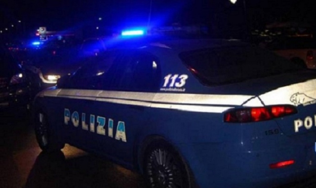 Siracusa, tenta di entrare a forza in casa dei genitori: denunciato