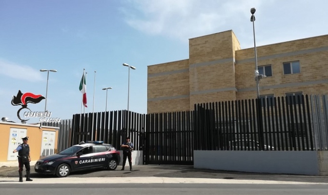 Augusta, vessazioni e violenze a gestori di un bar del centro: due misure cautelari