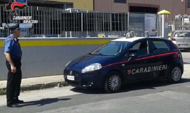 Floridia, evade i domiciliari e ruba un'auto: arrestato dai Carabinieri