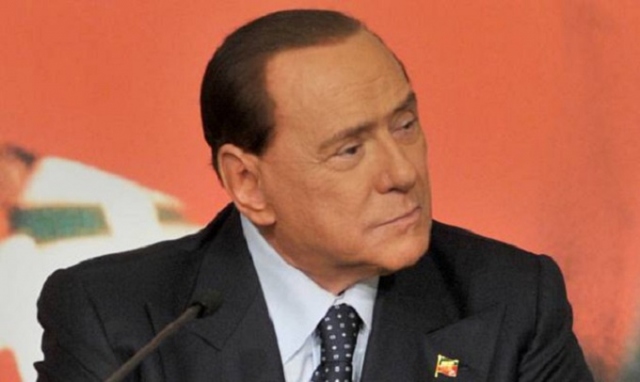 Berlusconi positivo al Covid, continua a lavorare da Arcore