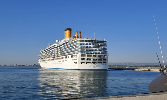 Nave Costa Deliziosa dà il buongiorno a Siracusa: entrata in porto alle 8