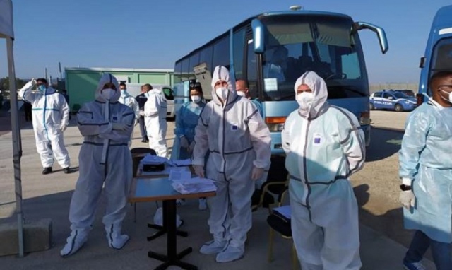 Augusta, migranti su Nave Azzurra: 80 provvedimenti di espulsione