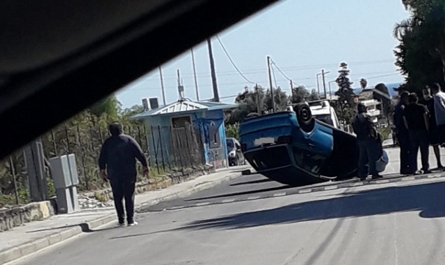 Priolo, incidente stradale in via De Gasperi: auto si ribalta