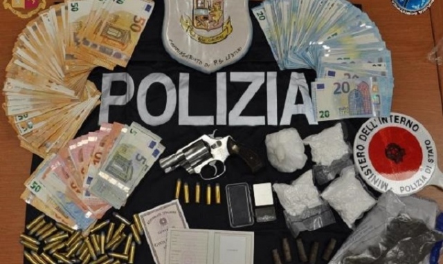 Armi e droga in un casolare nelle campagne di Lentini, arrestato 37enne. VIDEO