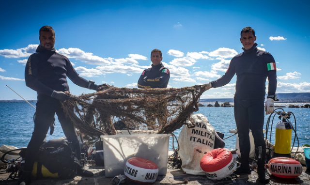 Augusta, rimozione di reti da pesca dai fondali del golfo Xifonio