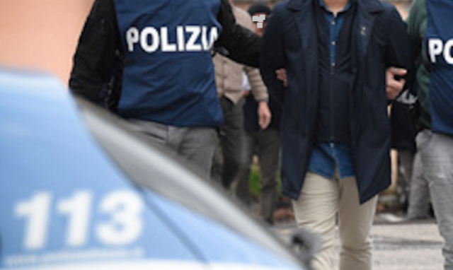 Siracusa, rientra illegalmente in Italia: tunisino arrestato ed espulso