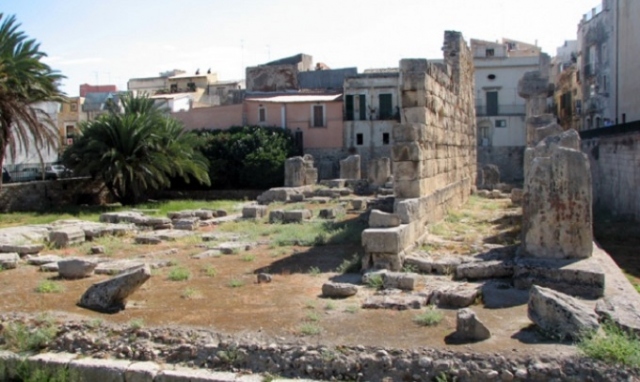Siracusa, passeggiata archeologica al Tempio di Apollo