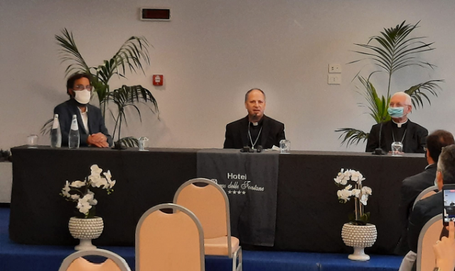 La Chiesa e la comunità siracusana accoglie il nuovo arcivescovo: oggi l'ordinazione di Mons. Francesco Lomanto