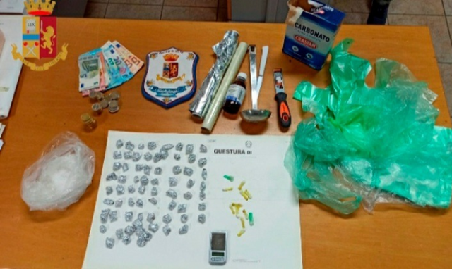 Siracusa, blitz nelle piazze di spaccio di via Immordini e Piazza San Metodio: 2 arresti e sequestro di droga