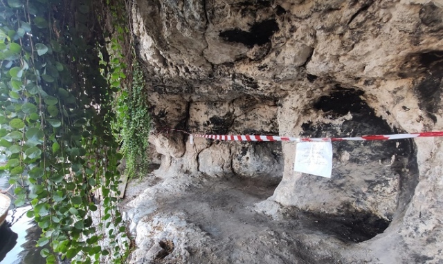 Augusta, rimossi rifiuti da anfratti del porto-canale di Brucoli