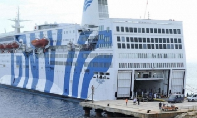 Augusta, immigrati su nave Azzurra: 257 negativi a fine quarantena