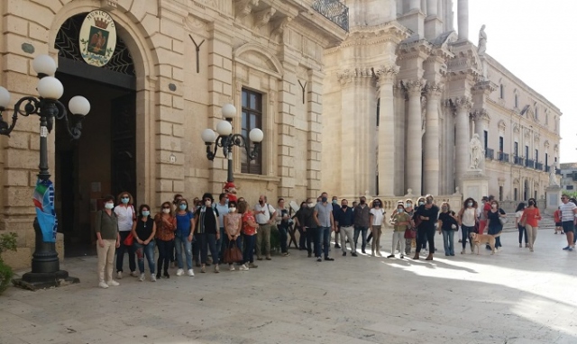 Siracusa, vertenza Ideal Service: i lavoratori sotto il Vermexio