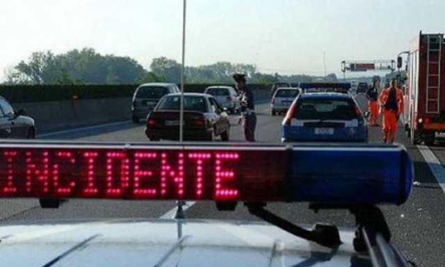 Incidente stradale sulla Siracusa-Catania: coinvolte 3 auto, feriti lievi