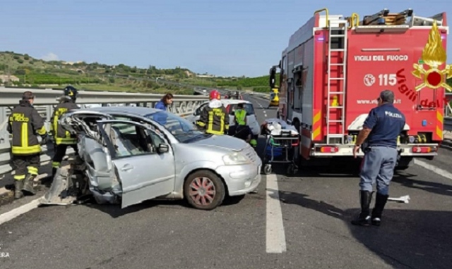 Incidente sulla Siracusa-Catania, è morto il 70enne condotto in elisoccorso a Catania
