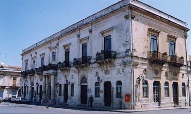 Floridia, positivo un dipendente comunale: oggi e domani uffici chiusi per la sanificazione