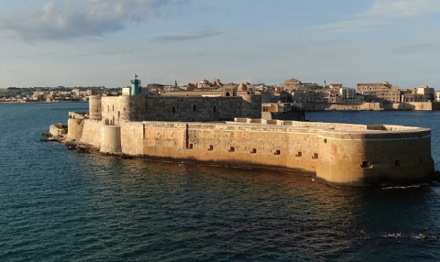 Viaggio di "Linea blu" tra Siracusa e Brucoli e l'Amp del Plemmirio. VIDEO