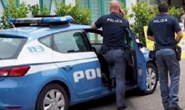 Siracusa, denunciato presunto pusher: in possesso di hashish e marijuana