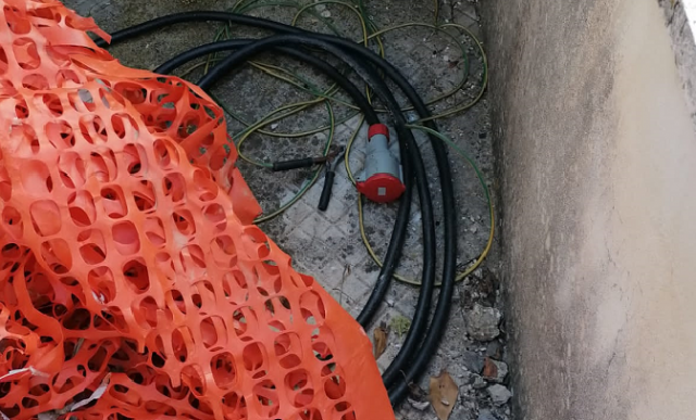 Siracusa, ritrovati i cavi elettrici delle torri faro rubati al cimitero
