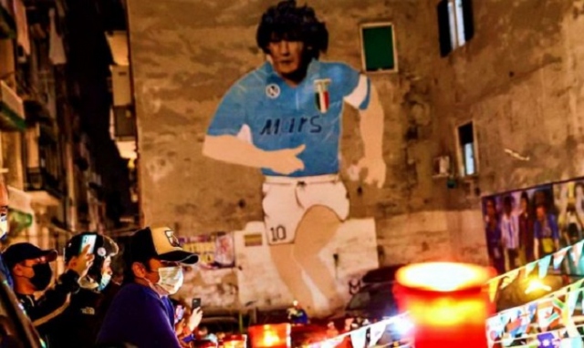 Morte Maradona, Napoli in lutto gli intitolerà lo stadio