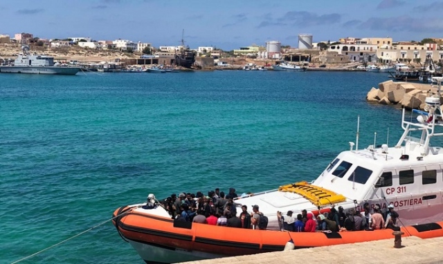 Lampedusa, 9 sbarchi in poche ore