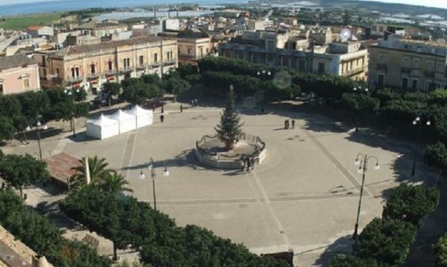 Pachino, monito della commissione straordinaria agli ambulanti di piazza Verdi: "Senza rispetto delle regole si sospendono i mercatini"