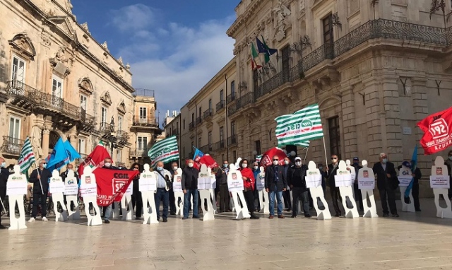 Siracusa, sit in dei Pensionati: "Serve la contrattazione sociale"