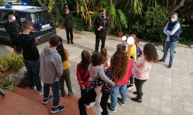 Priolo, doni dei Carabinieri ai piccoli ospiti della "Casa dei Bambini"