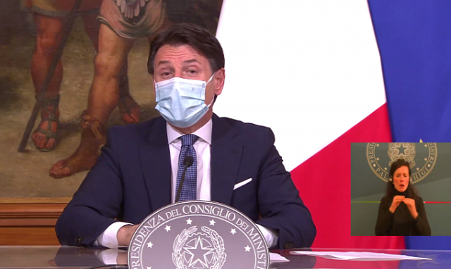 Via libera al Dpcm di Natale: Italia zona rossa dal 24 al 6 nei festivi e prefestivi. Nei feriali arancione