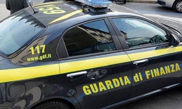 Nel Catanese, minacce e botte a debitore: un arresto