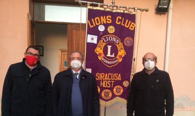 Siracusa, pacchi spesa a 4 parrocchie del capoluogo