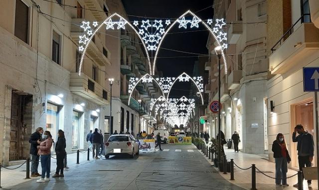 Natale alle porte, le precisazioni del governo su spostamenti nei giorni "rossi" e "arancioni"