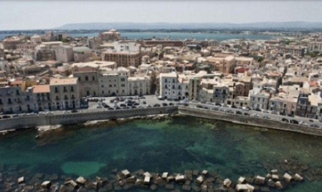 Se il 2020 è stato un anno terribile, per il 2021 l'imperativo è resistere