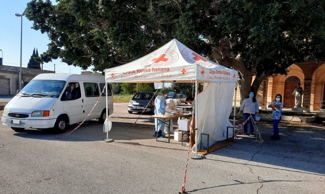 Feste di Natale, istitute dall'Asp di Siracusa 4 postazioni di drive in per i tamponi rapidi in ognuno dei 4 distretti