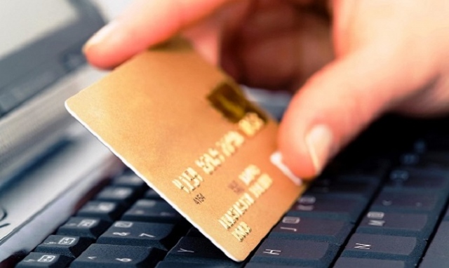 Noto, utilizzo indebito della carta di credito: coppia campana denunciata per truffa