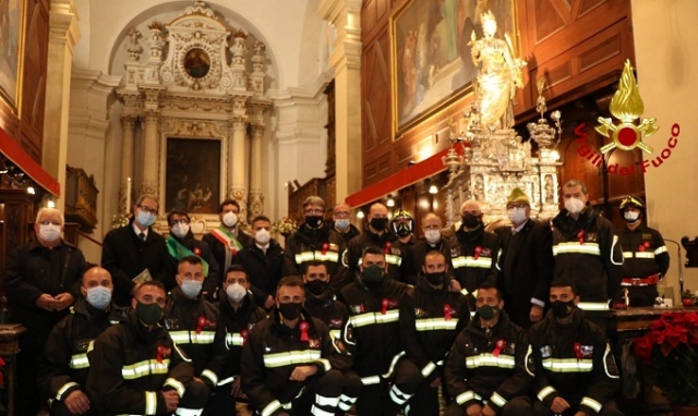 Siracusa, Santa Lucia: la Reliquia in Cattedrale con i Vigili del fuoco sulle orme della processione dell'Ottava