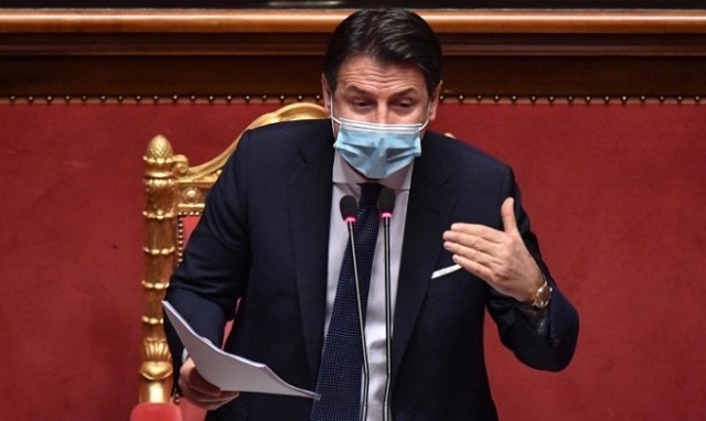 Governo, fiducia stretta per Conte in Senato